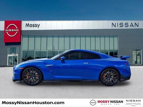 Certified 2024 Nissan GT-R w/ Floor Mat Package image 4