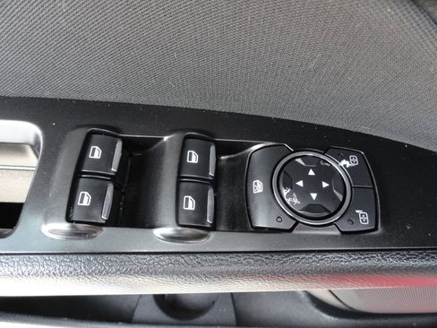 Used 2017 Ford Fusion SE w/ Equipment Group 201A FWD image 18