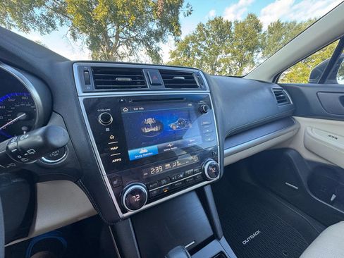 Used 2019 Subaru Outback 2.5i Limited w/ Popular Package #2 image 11