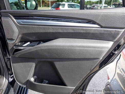 Used 2025 Cadillac Escalade Sport image 29