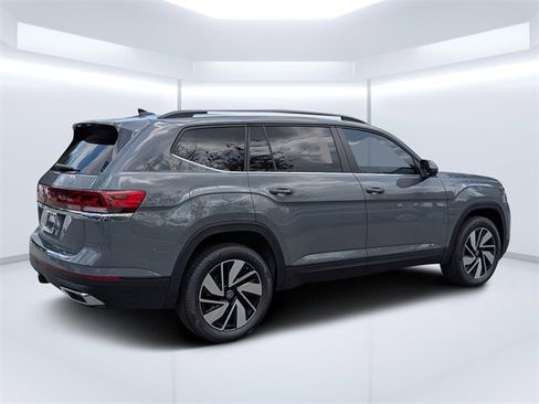 New 2026 Volkswagen Atlas SEL image 3