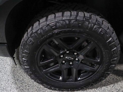 Used 2024 Chevrolet Silverado 1500 Custom w/ LPO, Dark Essentials Package AWD/4WD image 12