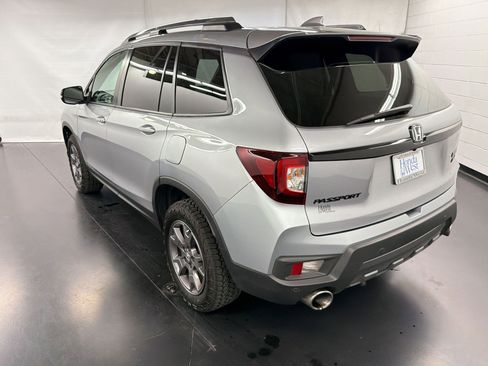 Certified 2024 Honda Passport TrailSport image 3
