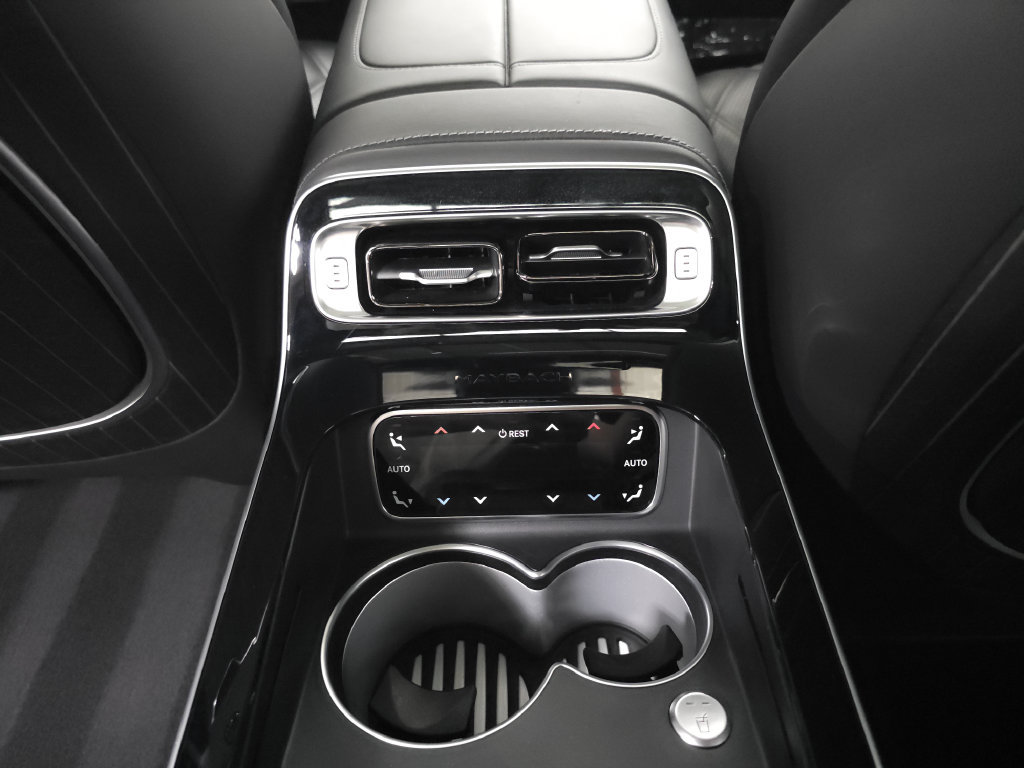 Certified 2024 Mercedes-Benz Maybach S 580 4MATIC image 32