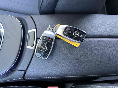 Used 2022 Mercedes-Benz E 350 Sedan image 11