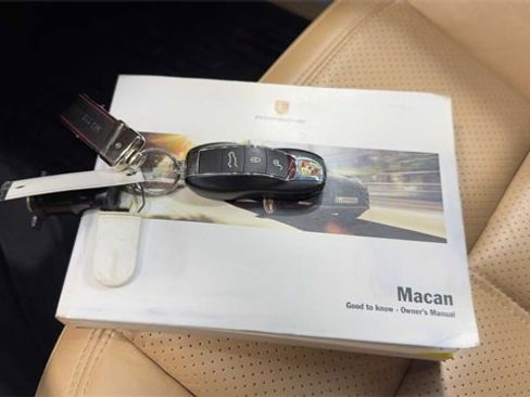 Used 2017 Porsche Macan S image 23