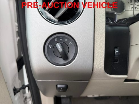 Used 2012 Ford Expedition Limited RWD image 26
