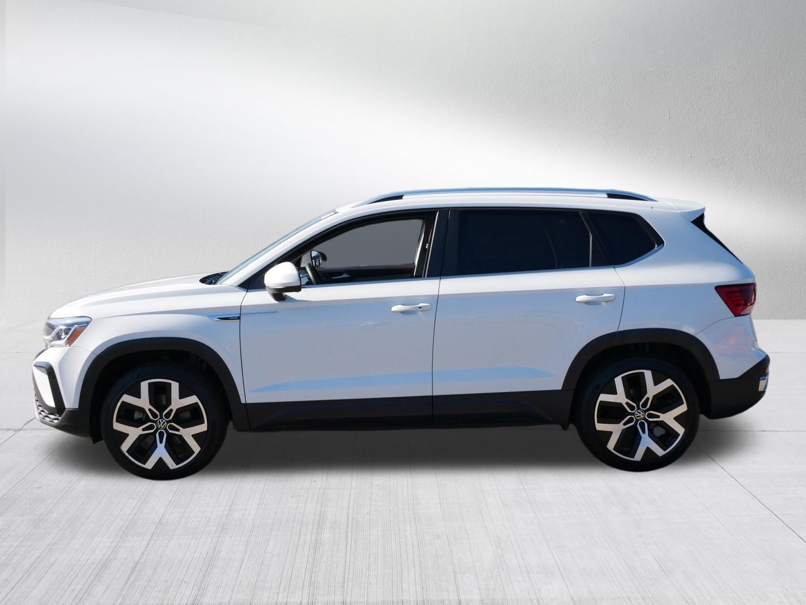 Certified 2023 Volkswagen Taos SEL AWD/4WD image 4