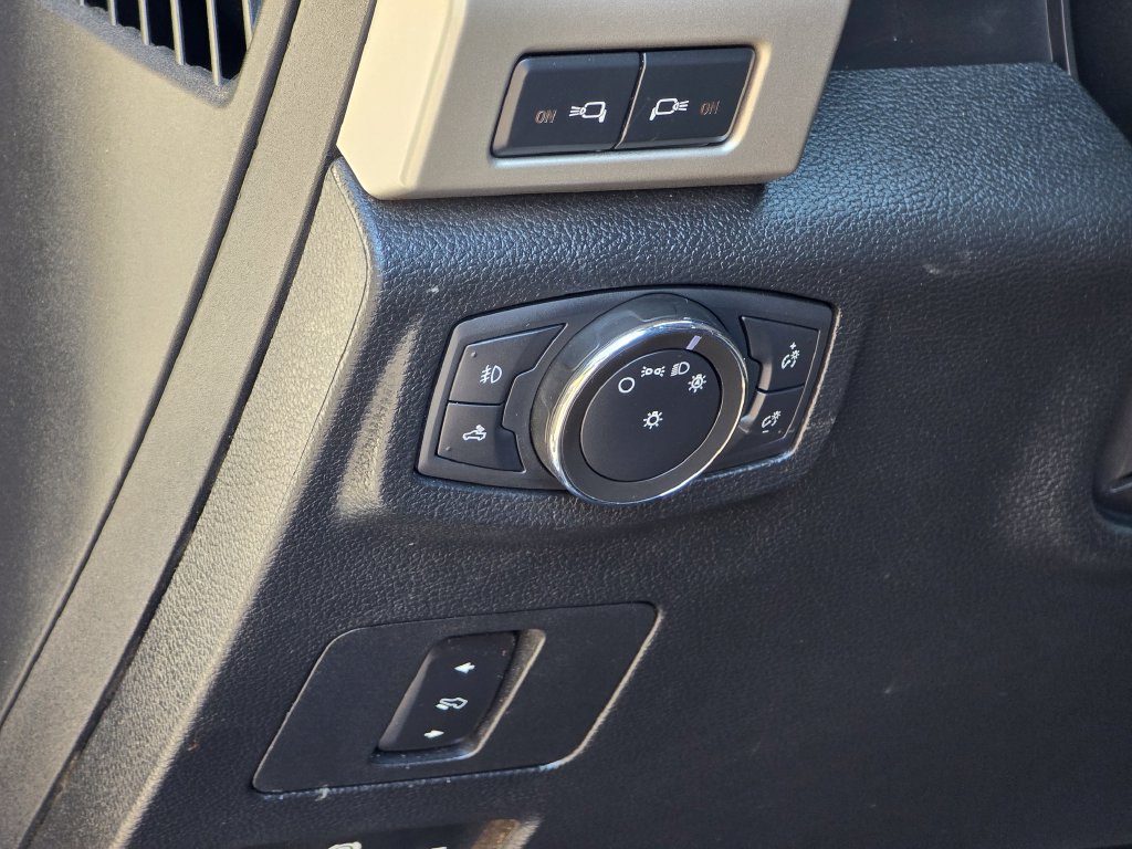 Used 2021 Ford F250 Lariat w/ Lariat Value Package AWD/4WD image 36