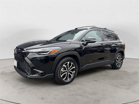 Used 2023 Toyota Corolla Cross image 2