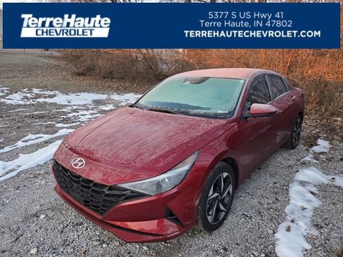 Used 2023 Hyundai Elantra SEL w/ Convenience Package image 1