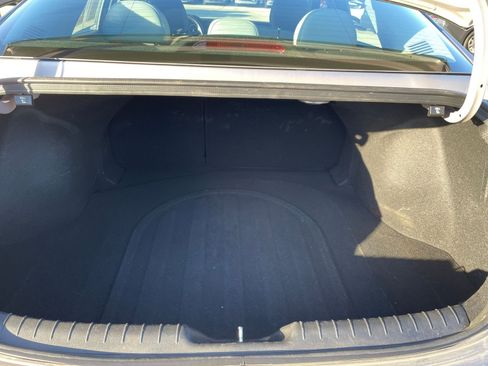 Used 2025 Hyundai Elantra Limited image 30