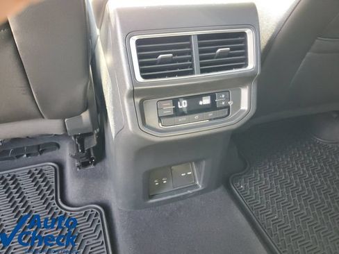 Used 2024 Volkswagen Atlas Peak Edition SEL AWD/4WD image 16