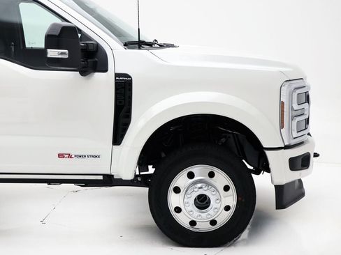 New 2026 Ford F450 Platinum w/ FX4 Off-Road Package image 4