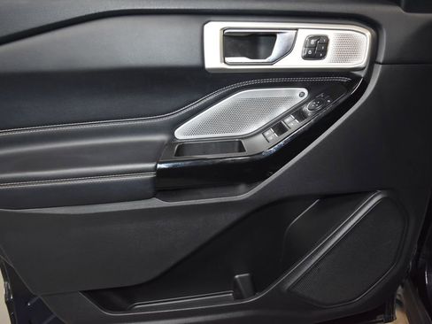 Used 2021 Ford Explorer ST w/ Equipment Group 401A image 4