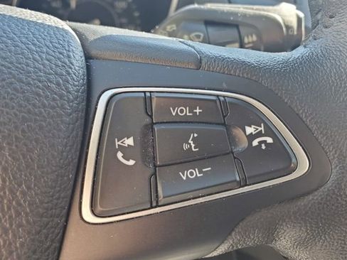 Used 2018 Ford Focus SE w/ Cold Weather Package FWD image 25
