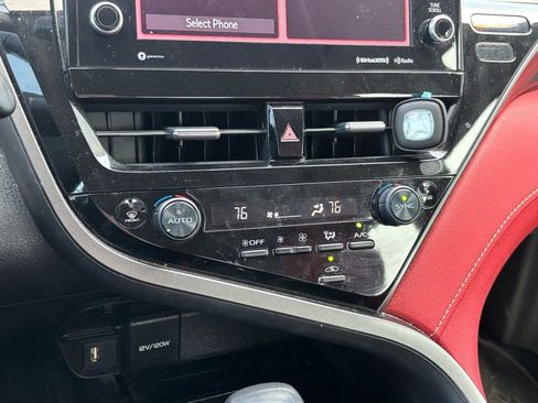 Used 2021 Toyota Camry XSE image 11