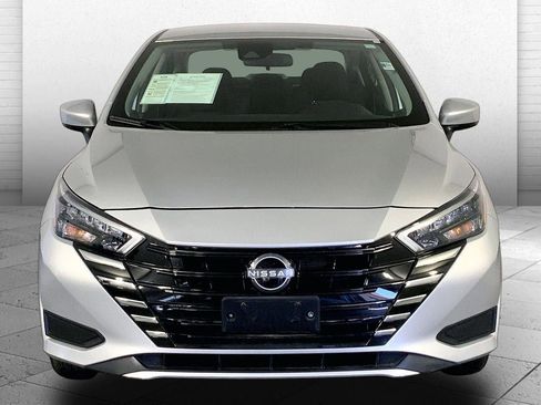 Used 2025 Nissan Versa SV FWD image 2