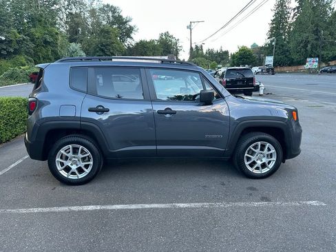 Used 2021 Jeep Renegade Sport w/ Sport Appearance Group AWD/4WD image 4
