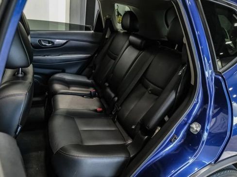 Used 2017 Nissan Rogue SL w/ SL Premium Package FWD image 38