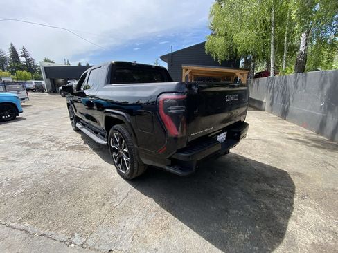 Used 2025 GMC Sierra EV Denali AWD/4WD image 4