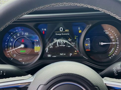 Used 2025 Jeep Wrangler Sahara w/ Safety Group image 11