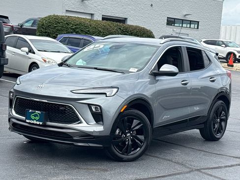 Certified 2025 Buick Encore GX Sport Touring FWD image 2
