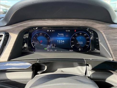 Used 2025 Volkswagen Atlas SEL Premium R-Line image 15