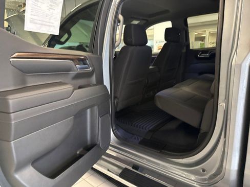 Used 2023 Chevrolet Silverado 1500 LT image 24