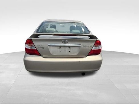 Used 2004 Toyota Camry LE FWD image 6