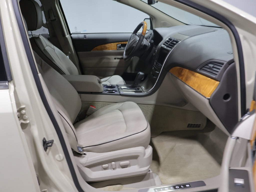 Used 2015 Lincoln MKX AWD w/ Equipment Group 101A image 23