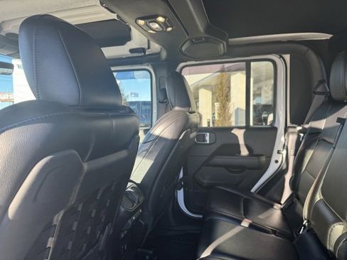 Used 2020 Jeep Gladiator Rubicon image 9