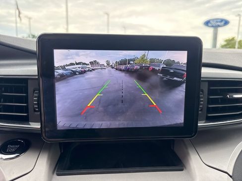 Used 2024 Ford Explorer XLT w/ Equipment Group 202A AWD/4WD image 36