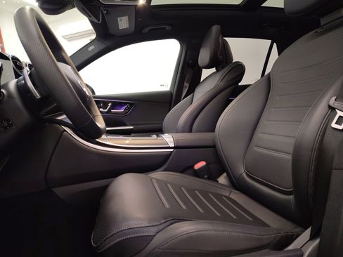 Certified 2026 Mercedes-Benz GLC 300 image 5