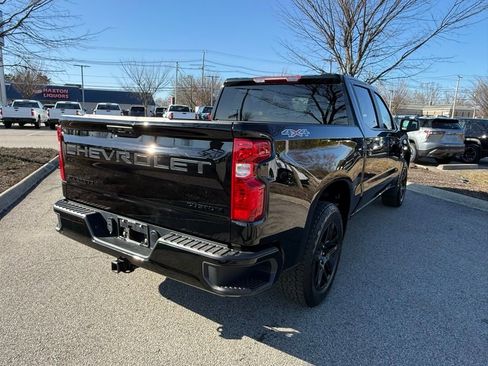 Used 2024 Chevrolet Silverado 1500 Custom w/ Turbomax Blackout Package image 5