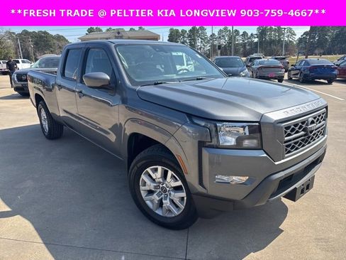 Used 2022 Nissan Frontier SV image 1