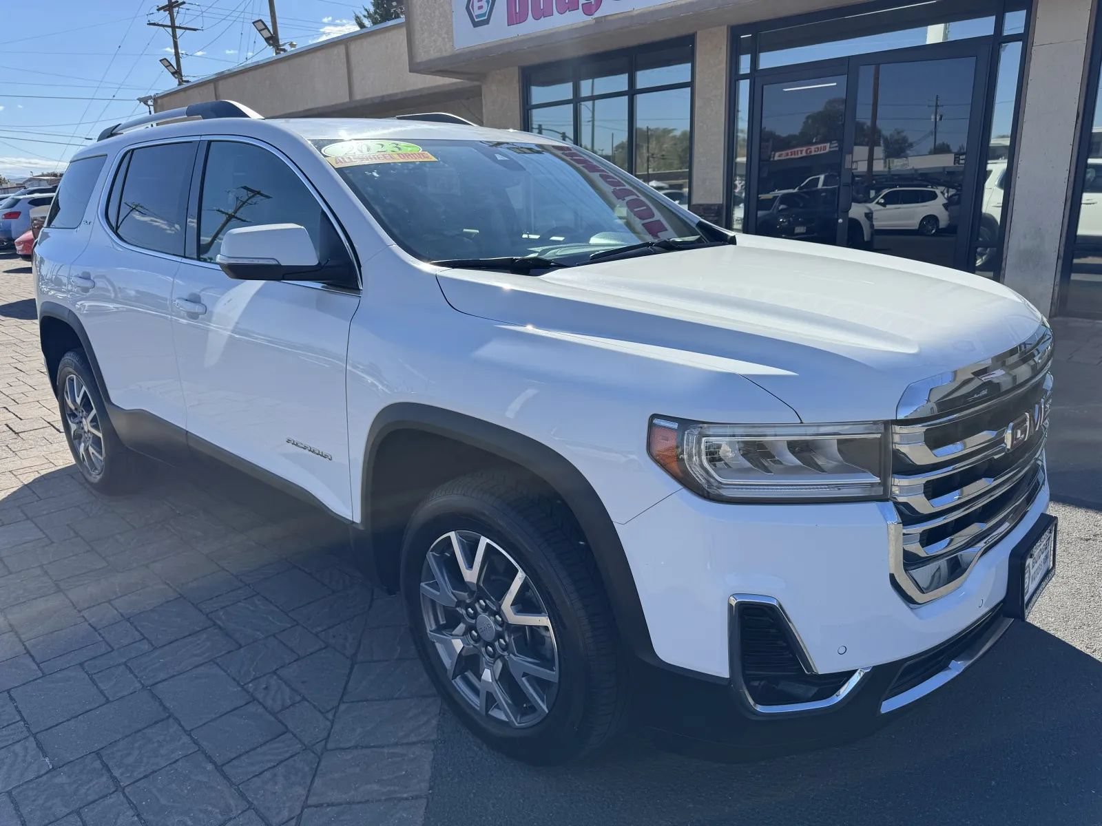Used 2023 GMC Acadia SLT AWD/4WD image 8