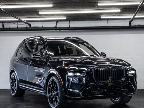 Used 2023 BMW X7 xDrive40i w/ M Sport Package image 7