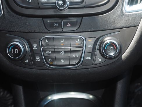 Used 2021 Chevrolet Malibu LT image 19