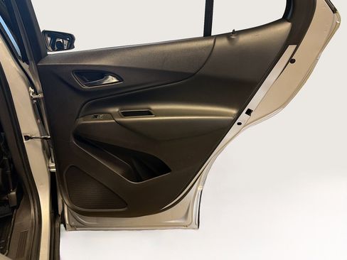 Used 2021 Chevrolet Equinox LT image 31