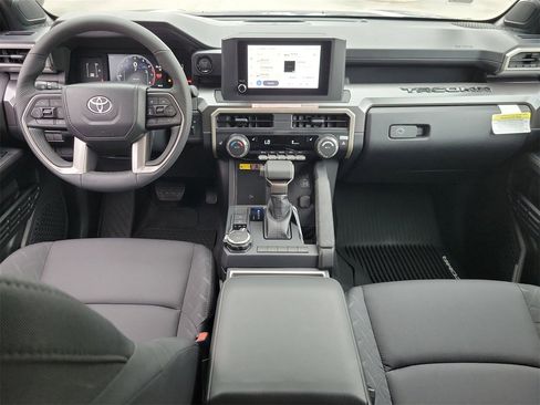 Used 2025 Toyota Tacoma SR5 image 12