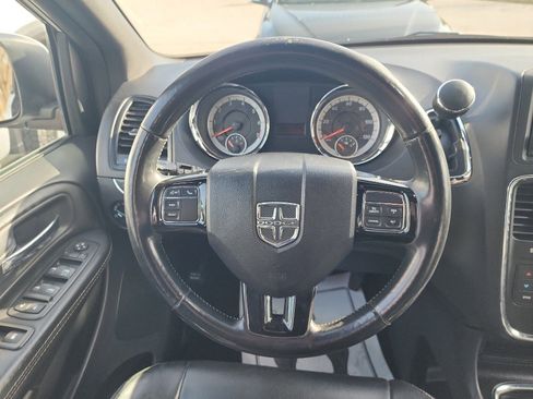 Used 2016 Dodge Grand Caravan SXT image 13
