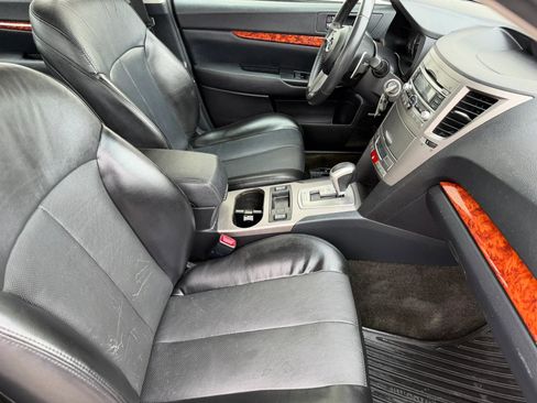 Used 2011 Subaru Legacy 2.5i Limited AWD/4WD image 16