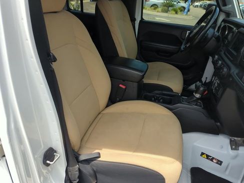 Used 2018 Jeep Wrangler Unlimited Sport S AWD/4WD image 34