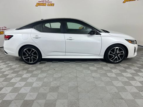 Used 2024 Nissan Sentra SR FWD image 8