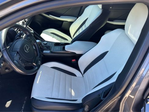 Used 2022 Lexus IS 500 RWD image 5