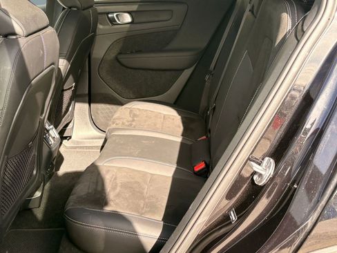 Certified 2023 Volvo C40 P8 Recharge Ultimate image 15