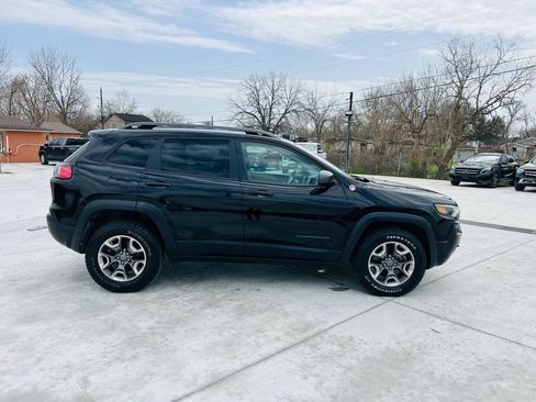 Used 2019 Jeep Cherokee Trailhawk image 4