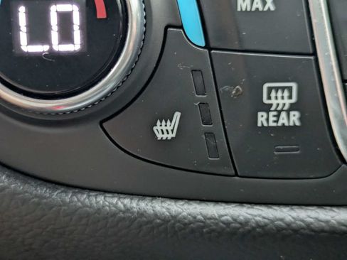 Used 2022 Chevrolet Equinox LT FWD image 24