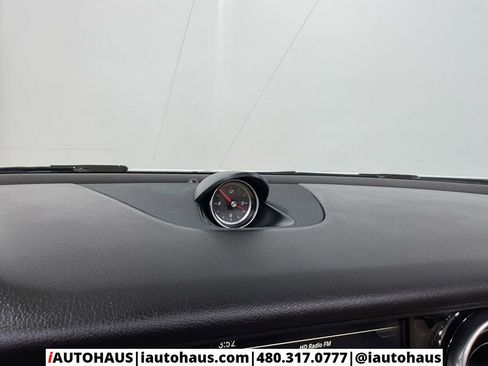 Used 2020 Mercedes-Benz SLC 300 w/ Premium Package image 21